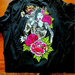 Original Tokidoki black and pink Japanese art tshirt!
